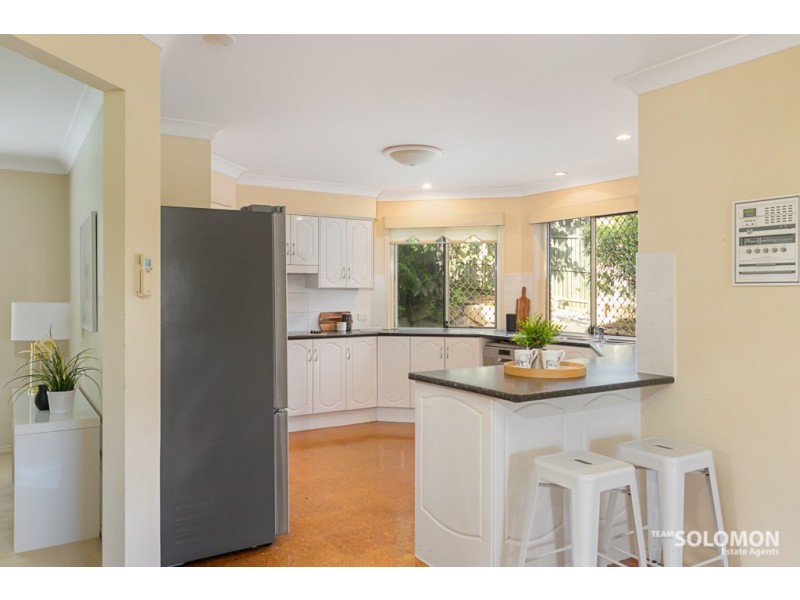 5 Arncliffe Close, Carindale QLD 4152