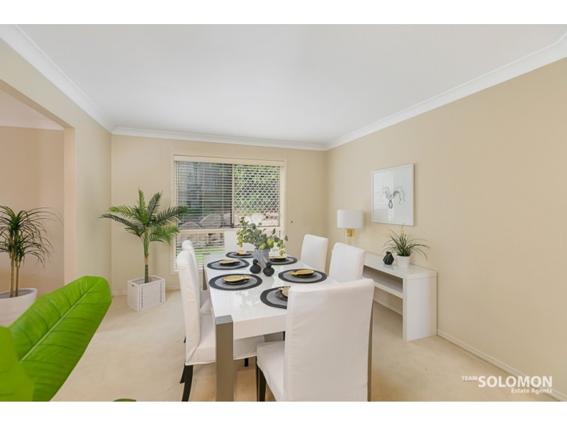 5 Arncliffe Close, Carindale QLD 4152