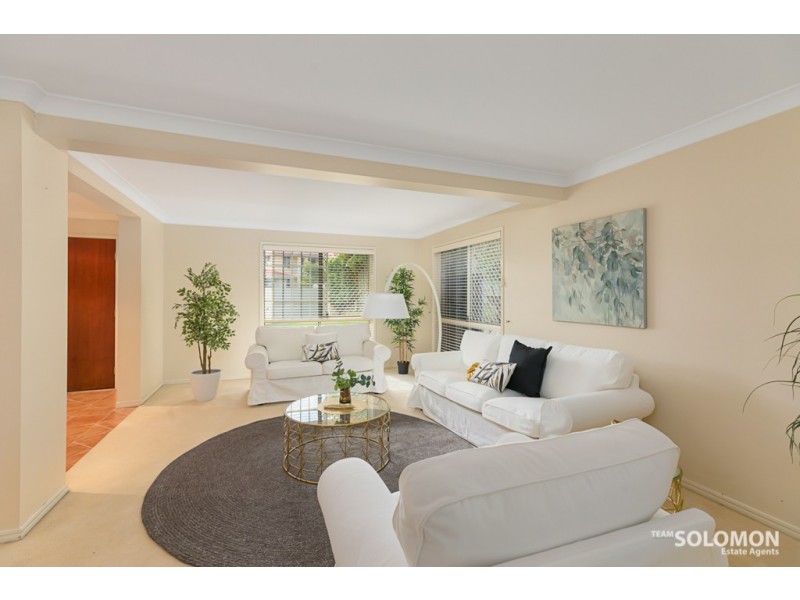 5 Arncliffe Close, Carindale QLD 4152