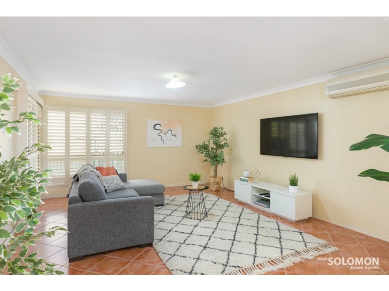 5 Arncliffe Close, Carindale QLD 4152