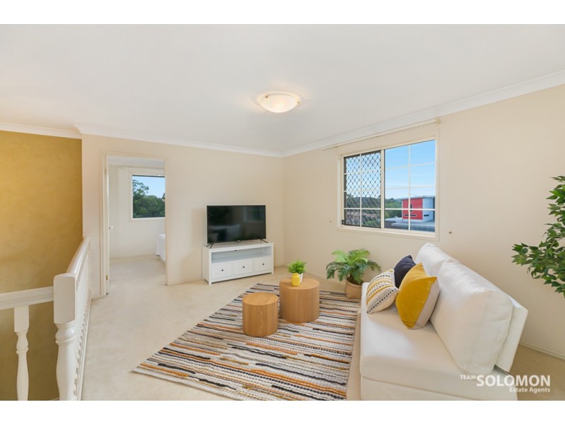 5 Arncliffe Close, Carindale QLD 4152