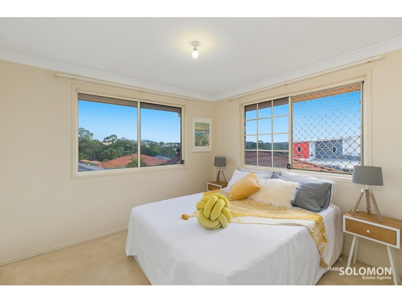 5 Arncliffe Close, Carindale QLD 4152