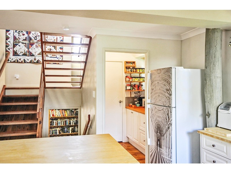 9 Innes Street, Coochiemudlo Island QLD 4184