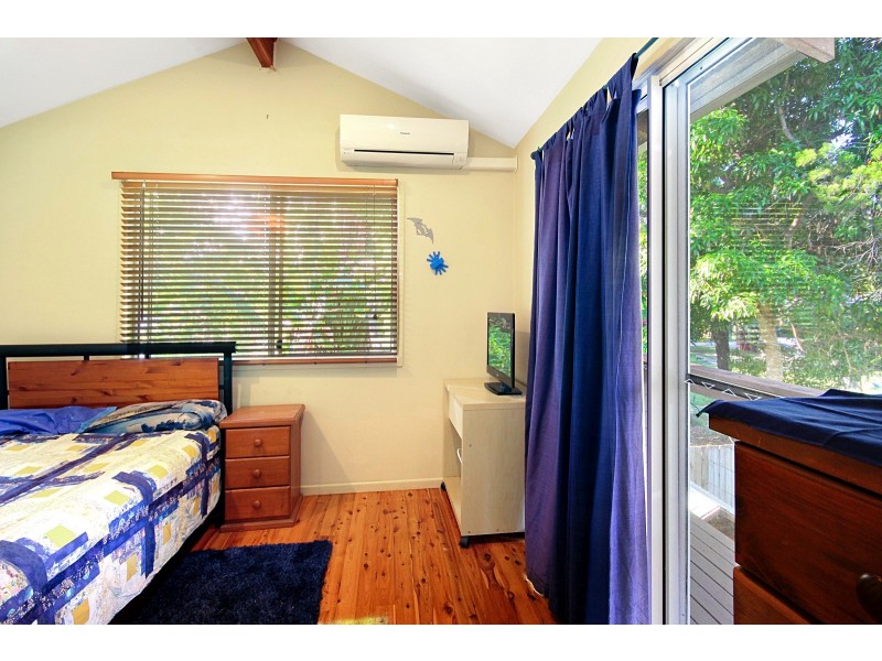 9 Innes Street, Coochiemudlo Island QLD 4184