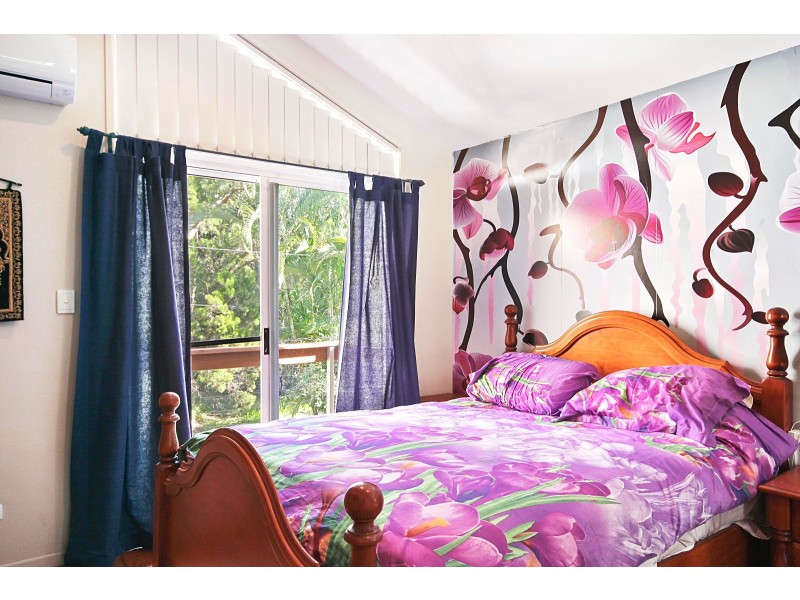 9 Innes Street, Coochiemudlo Island QLD 4184