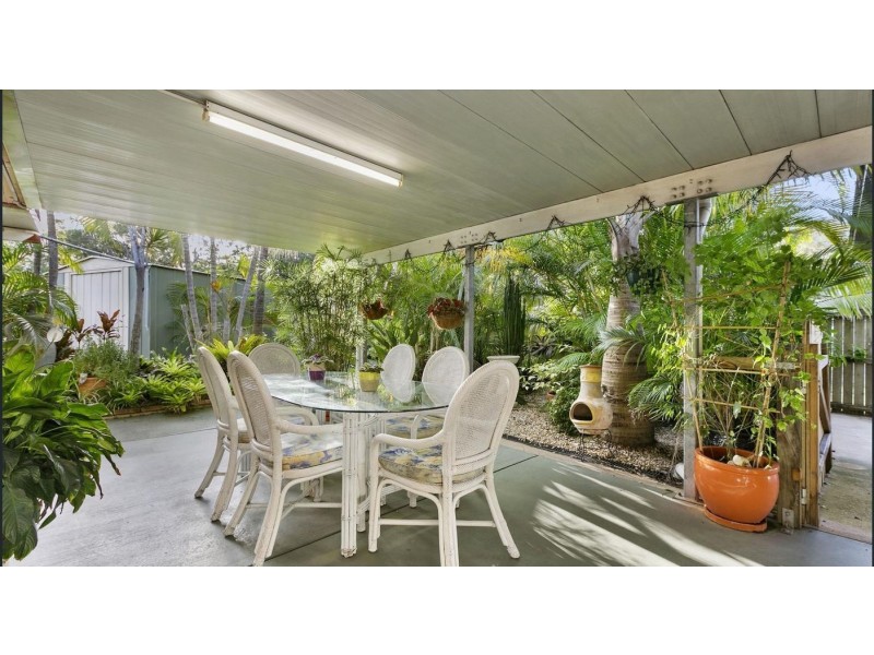 6 Buggy Place, Redland Bay QLD 4165