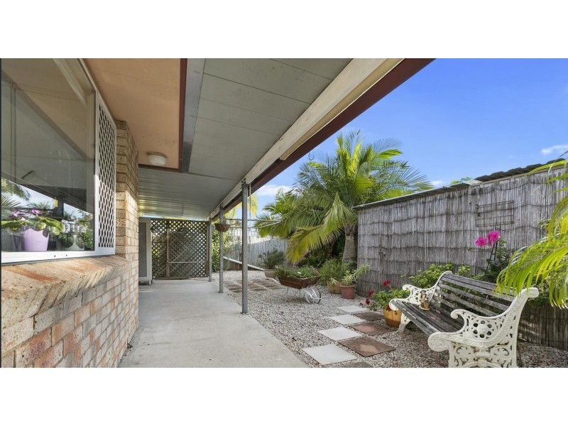 6 Buggy Place, Redland Bay QLD 4165