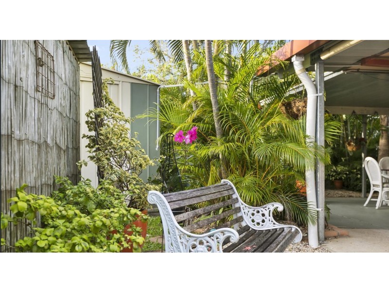 6 Buggy Place, Redland Bay QLD 4165