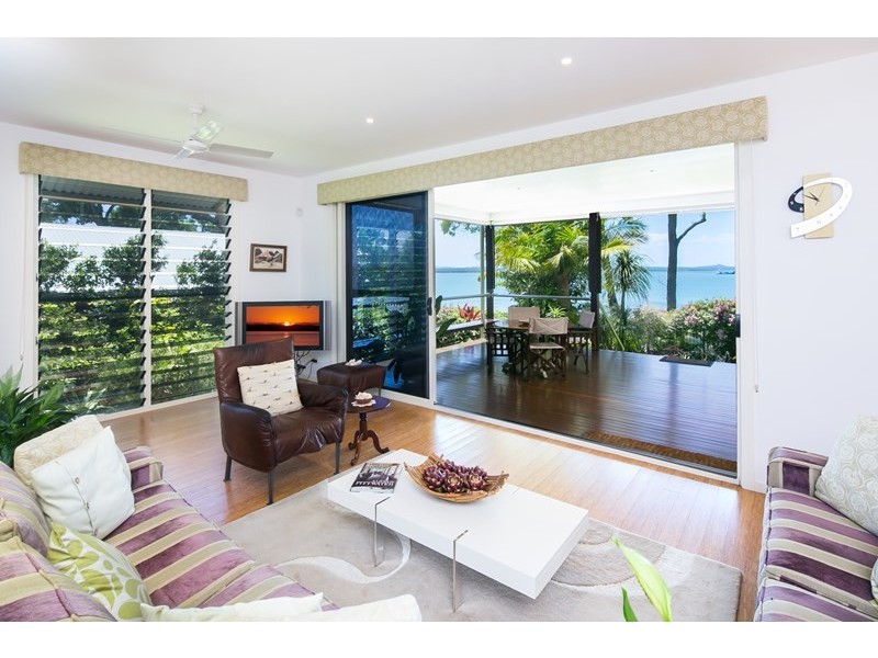 51 Esplanade, Redland Bay QLD 4165