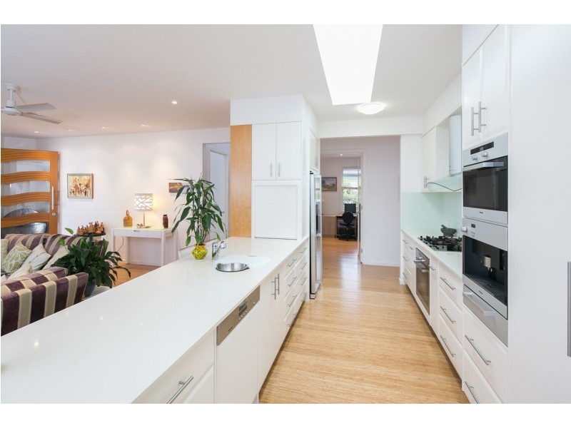 51 Esplanade, Redland Bay QLD 4165