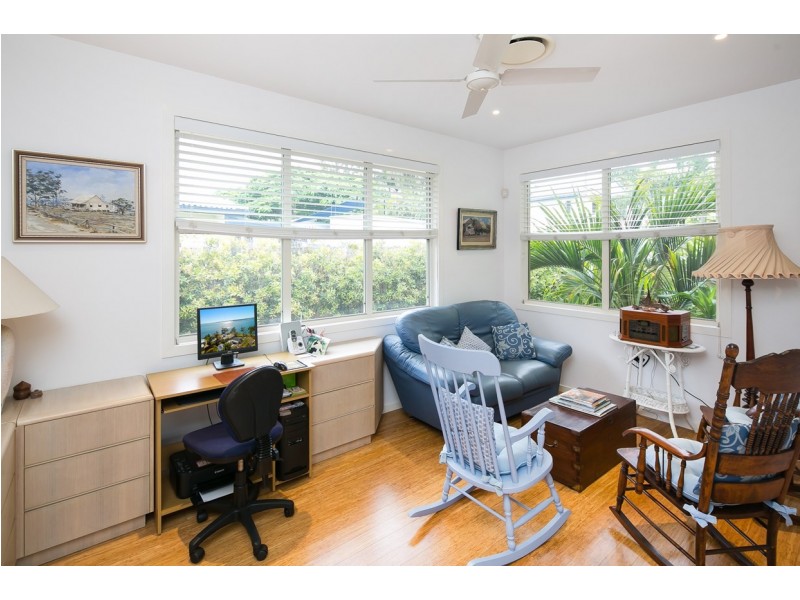 51 Esplanade, Redland Bay QLD 4165