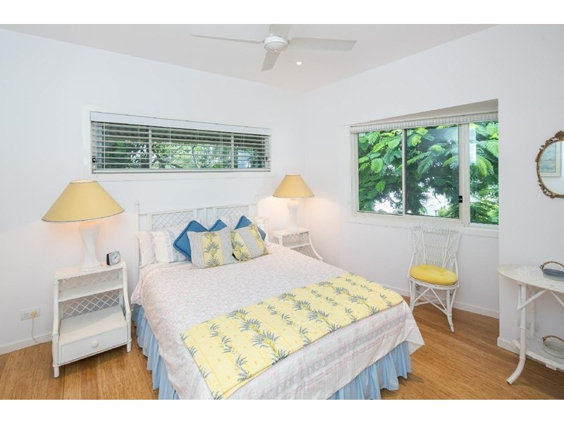 51 Esplanade, Redland Bay QLD 4165