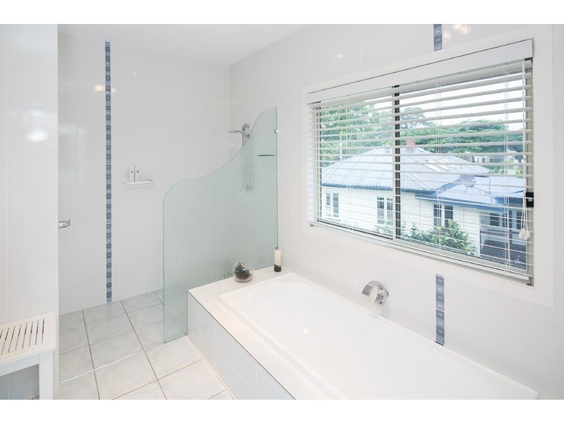 51 Esplanade, Redland Bay QLD 4165