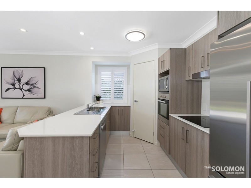 31 Ruth Street, Birkdale QLD 4159