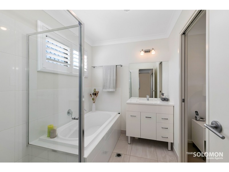 31 Ruth Street, Birkdale QLD 4159
