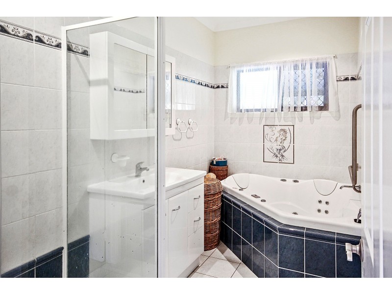 28 Leanne Street, Macleay Island QLD 4184