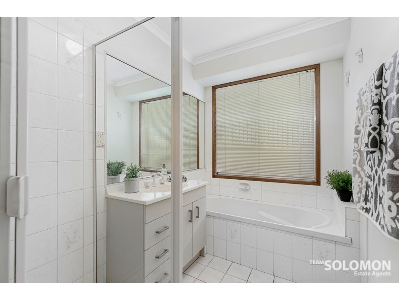 19 MacGregor Drive, Birkdale QLD 4159