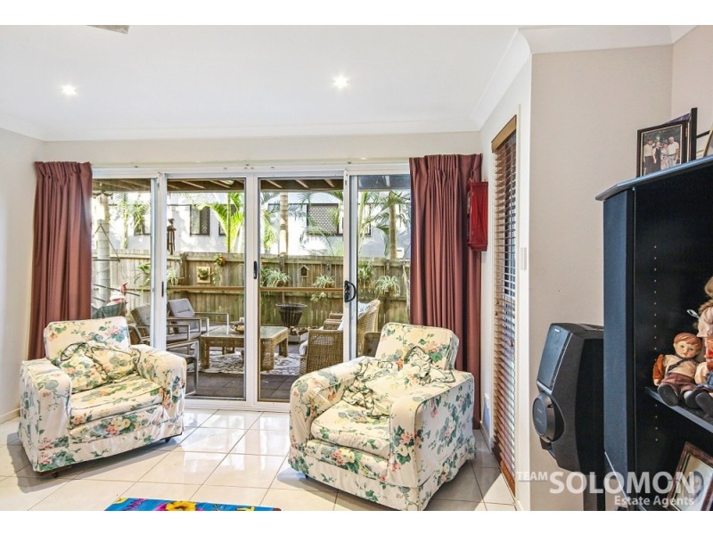 1 Shirley Street, Coochiemudlo Island QLD 4184