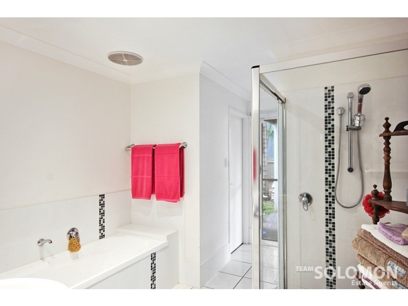 1 Shirley Street, Coochiemudlo Island QLD 4184
