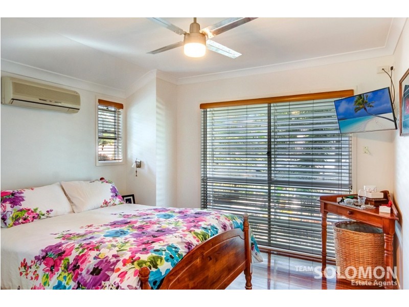 1 Shirley Street, Coochiemudlo Island QLD 4184