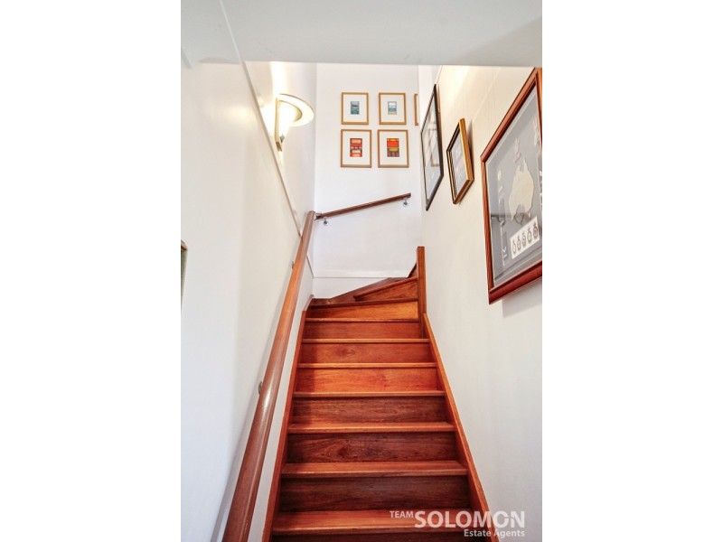 1 Shirley Street, Coochiemudlo Island QLD 4184
