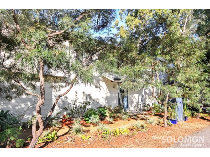 1 Shirley Street, Coochiemudlo Island QLD 4184