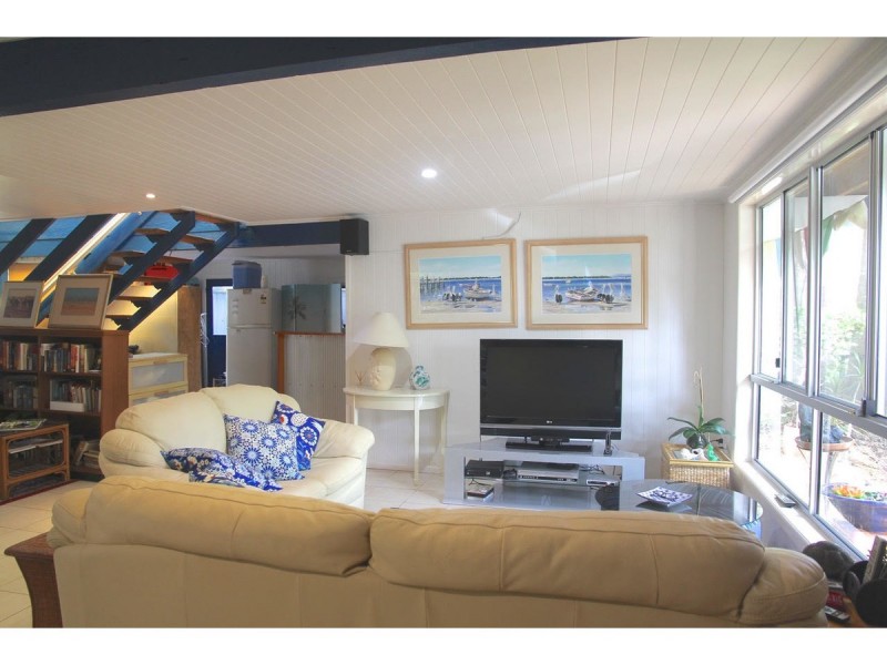 5 Mareela Street, Coochiemudlo Island QLD 4184