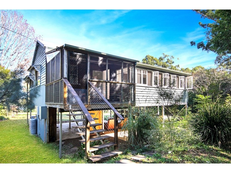 7 Brook Haven, Lamb Island QLD 4184