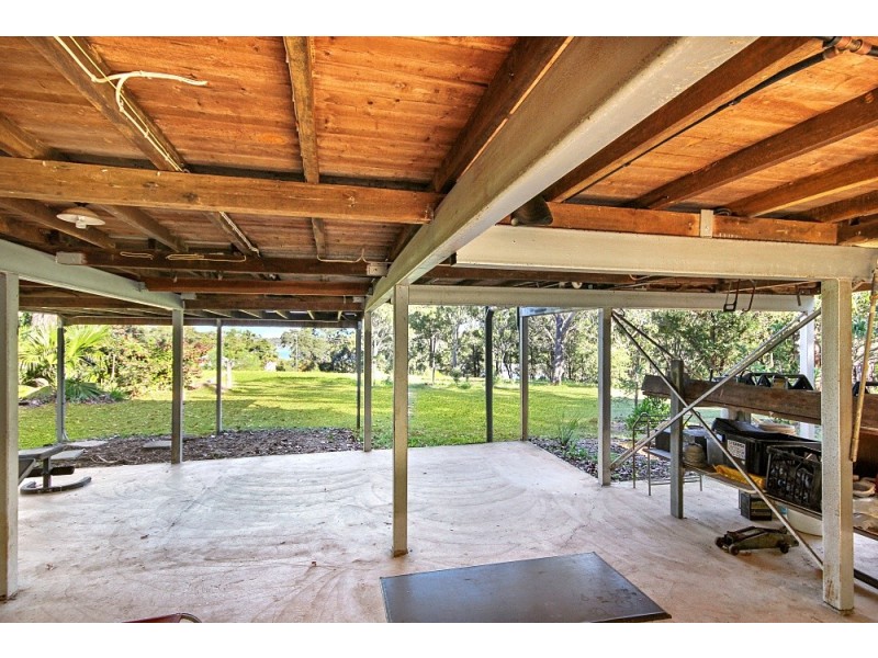 7 Brook Haven, Lamb Island QLD 4184