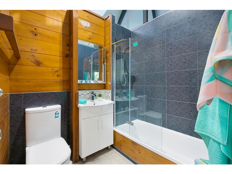 40 Bates Drive, Birkdale QLD 4159