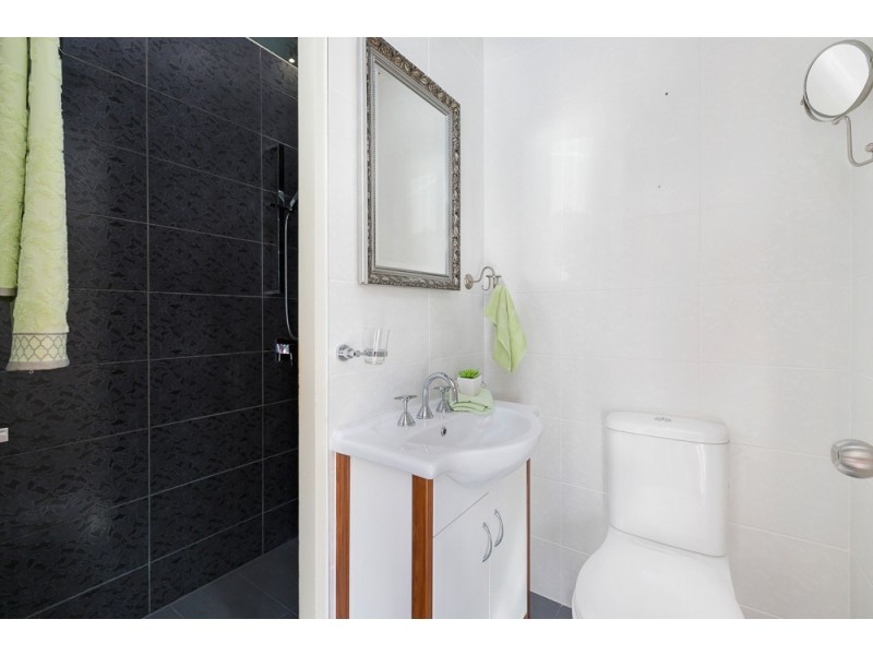 40 Bates Drive, Birkdale QLD 4159