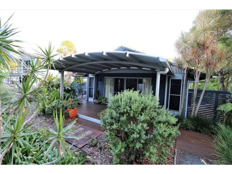 21 Carefree Street, Coochiemudlo Island QLD 4184