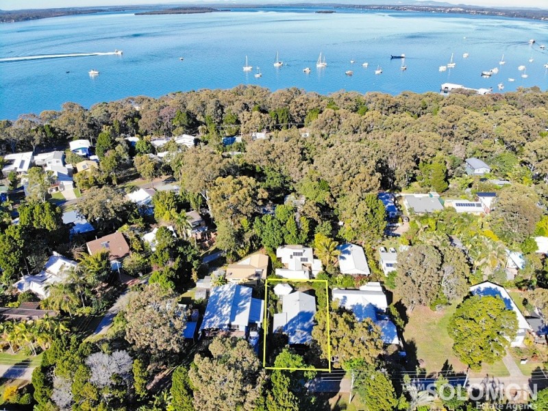21 Carefree Street, Coochiemudlo Island QLD 4184