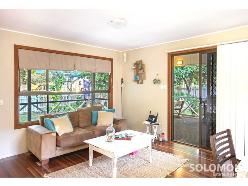 1 Ross Street, Coochiemudlo Island QLD 4184