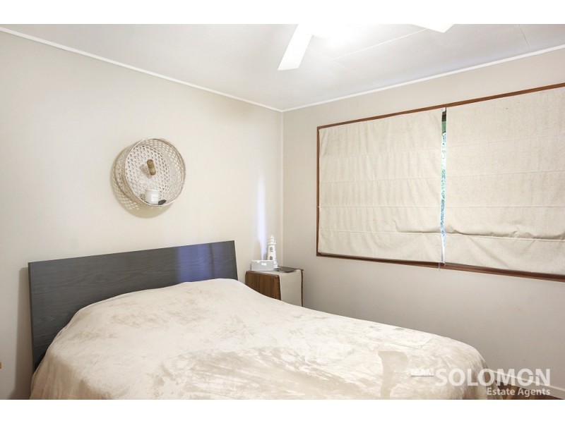 1 Ross Street, Coochiemudlo Island QLD 4184