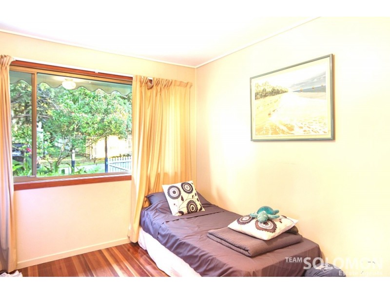 1 Ross Street, Coochiemudlo Island QLD 4184