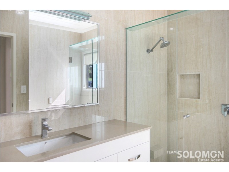 21 Cliff Terrace, Macleay Island QLD 4184