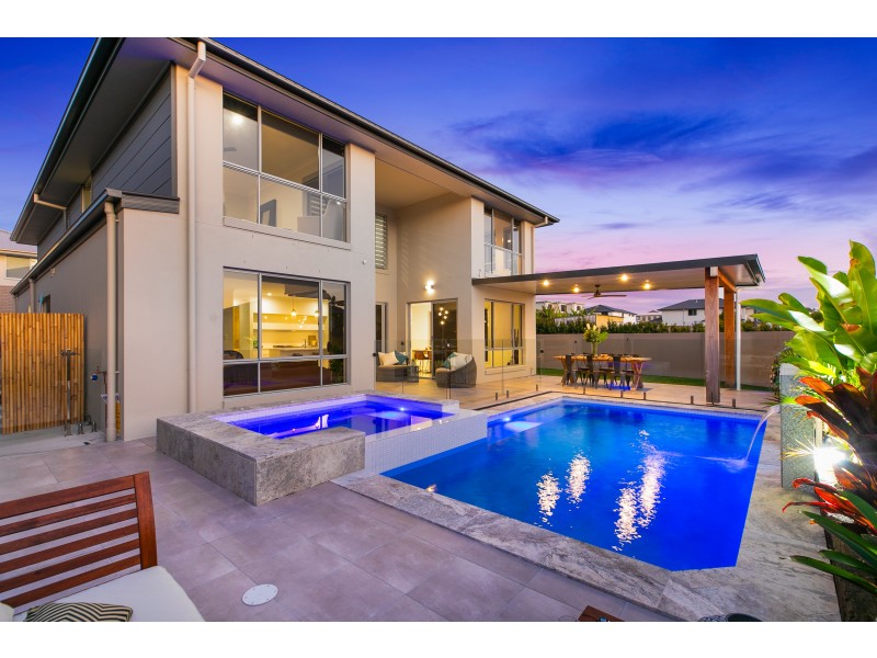 4 Paige Crescent, Wakerley QLD 4154