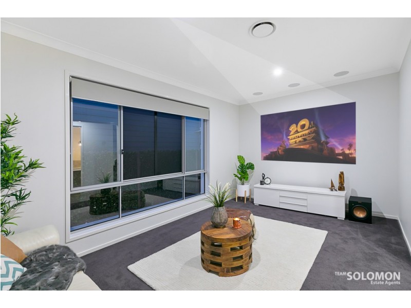 4 Paige Crescent, Wakerley QLD 4154