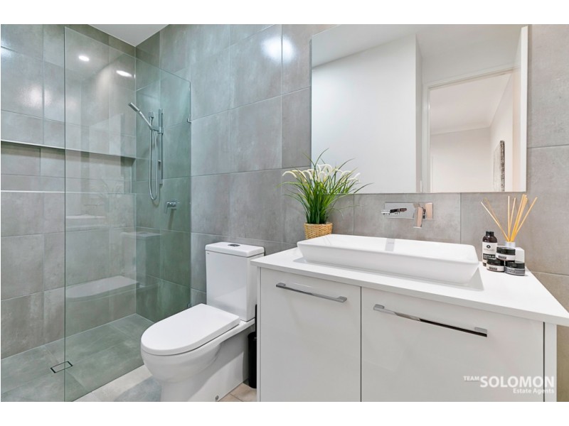 4 Paige Crescent, Wakerley QLD 4154