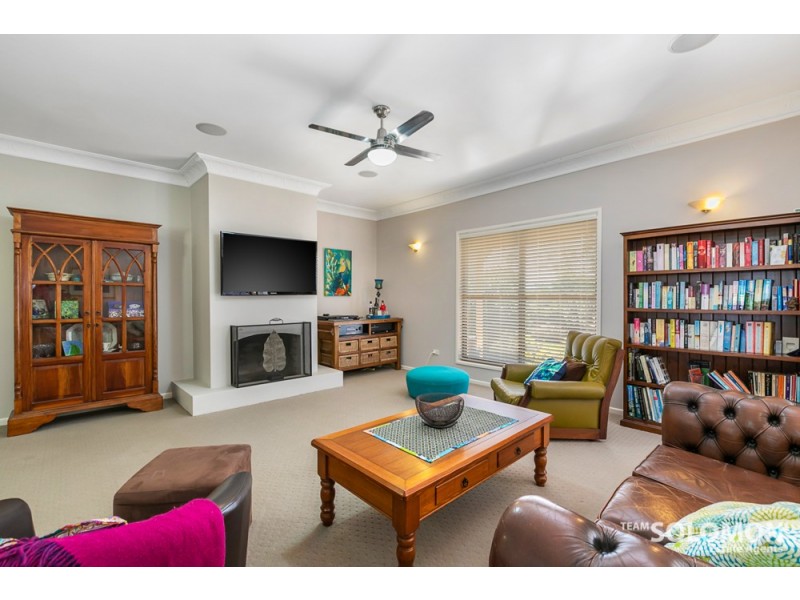 5 Peewee Court, Wellington Point QLD 4160