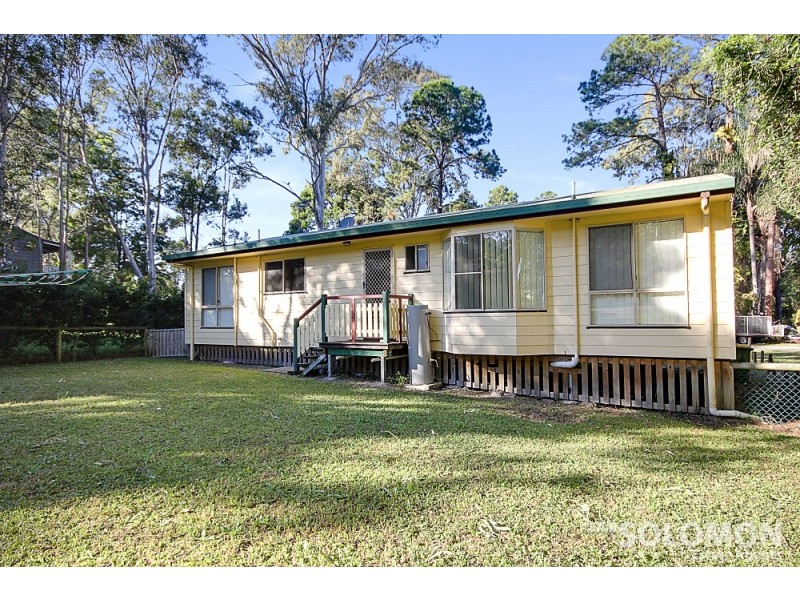 6 Merindah Street, Coochiemudlo Island QLD 4184