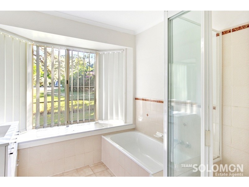 6 Merindah Street, Coochiemudlo Island QLD 4184