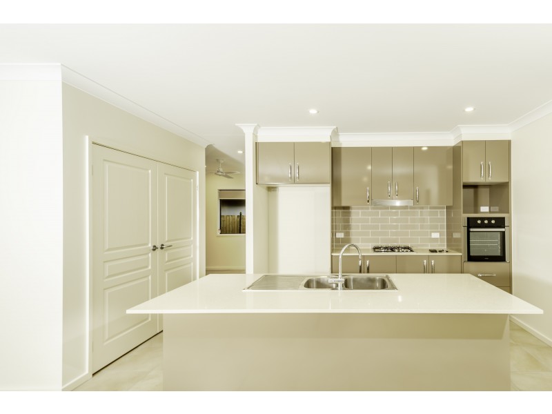 30 Splendour Circuit, Yarrabilba QLD 4207