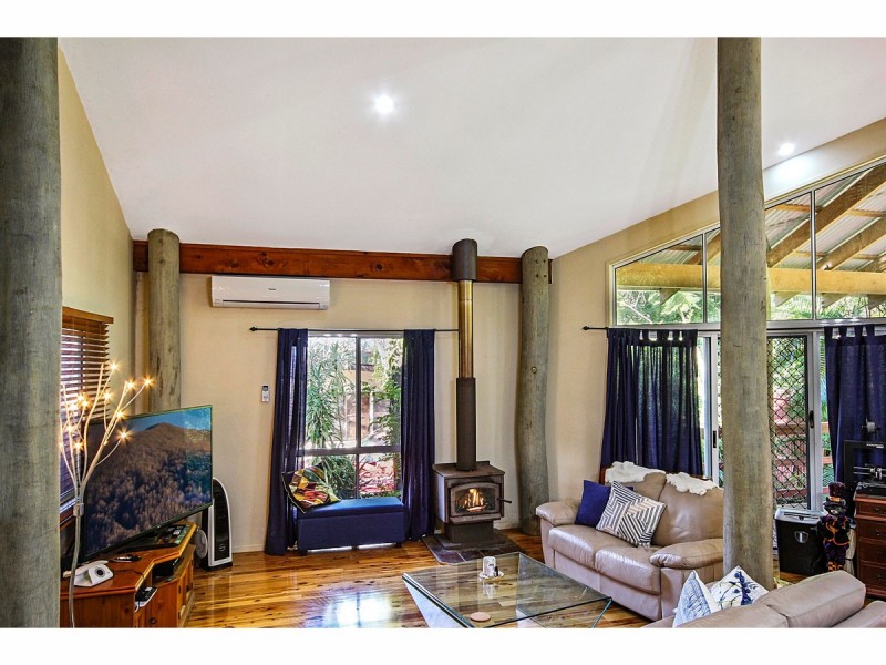 9 Innes Street, Coochiemudlo Island QLD 4184