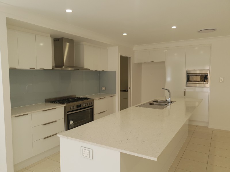 8 Leven Street, Thornlands QLD 4164