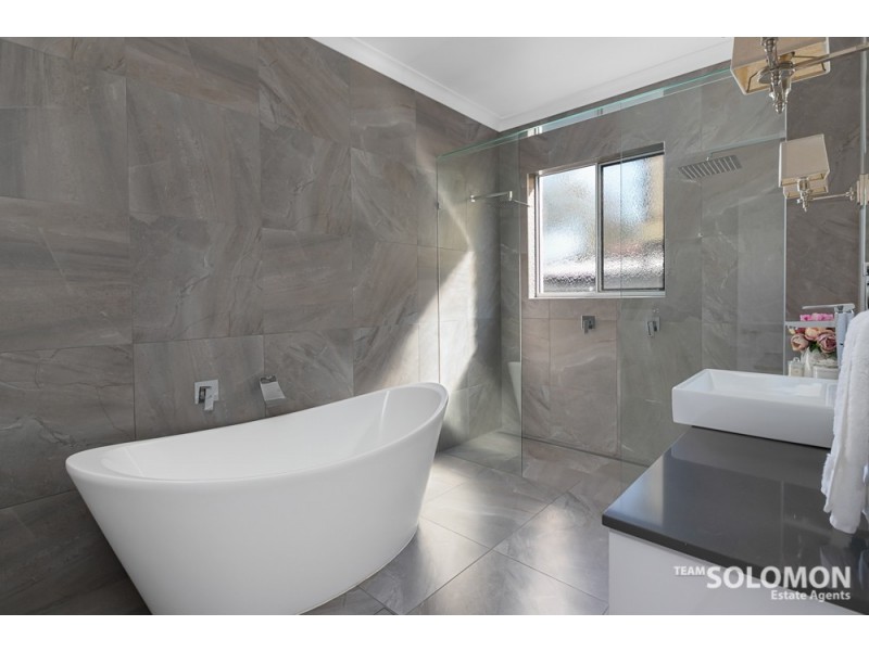 280 Queens Esplanade, Thorneside QLD 4158