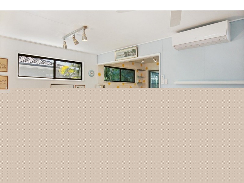 7 Orange Grove Street, Coochiemudlo Island QLD 4184