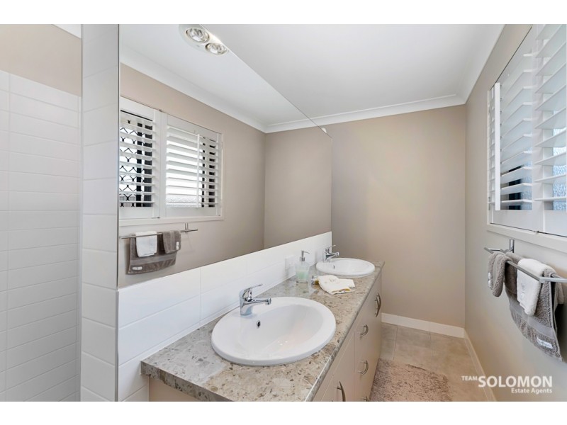 5 Jerrys Place, Thornlands QLD 4164