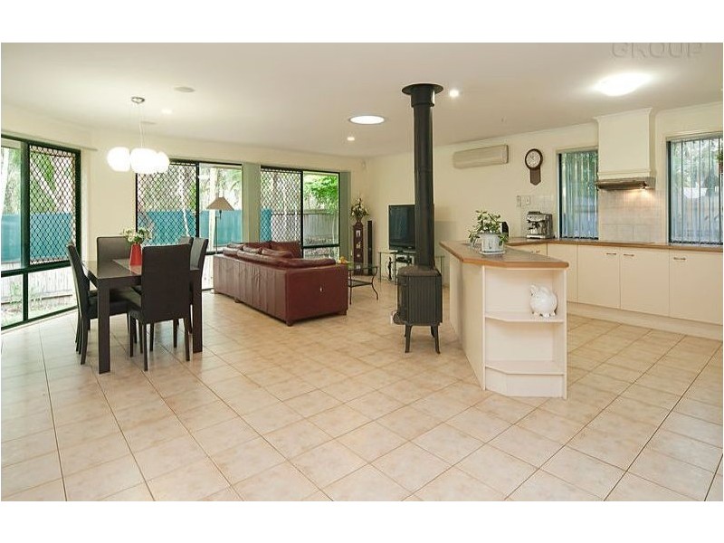 11 Chiswick Place, Forest Lake QLD 4078